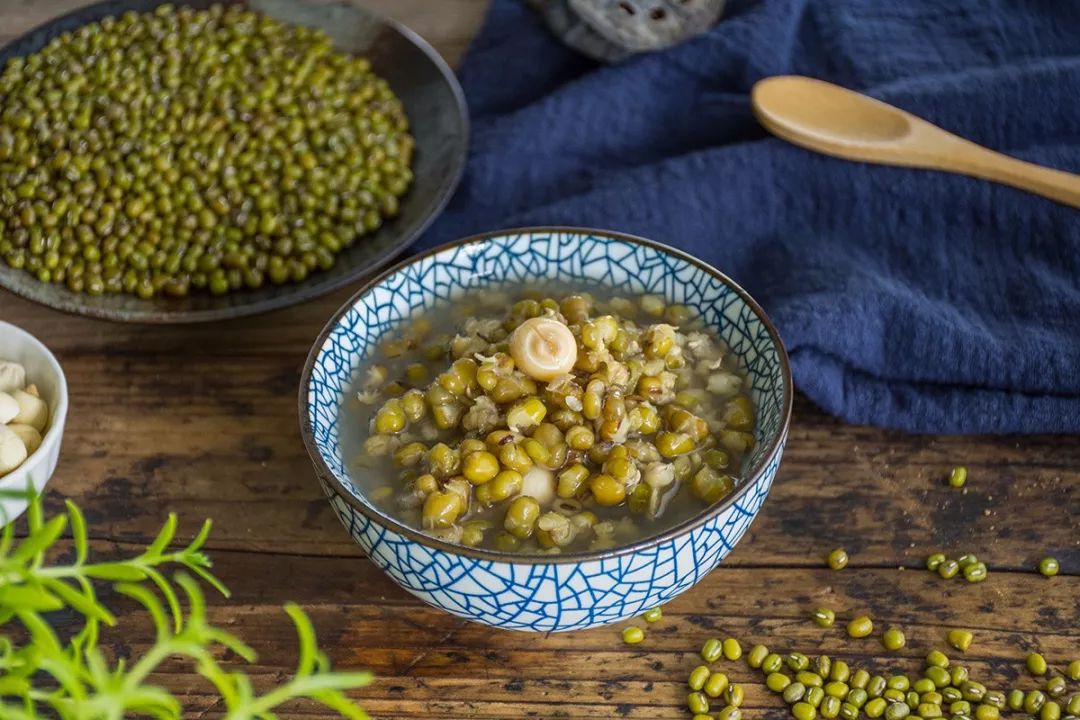 经常吃药能不能喝点甘草水解毒,老是吃药心里很烦