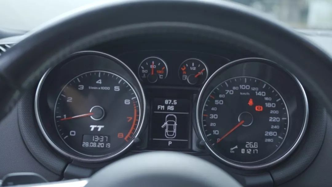 动力强劲外观拉风，15万四个圈能圆跑车梦