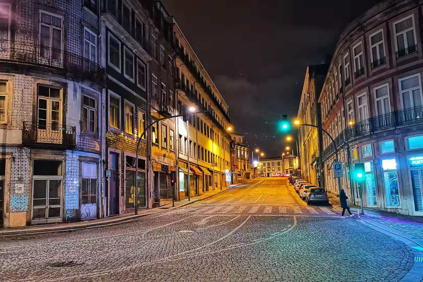 波尔图葡萄牙名城,雨夜漫步