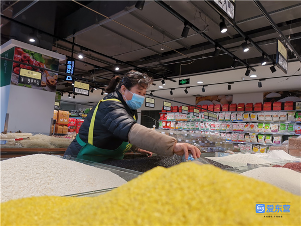 致敬坚守战位的人民子弟兵,致敬抗役一线的英雄们