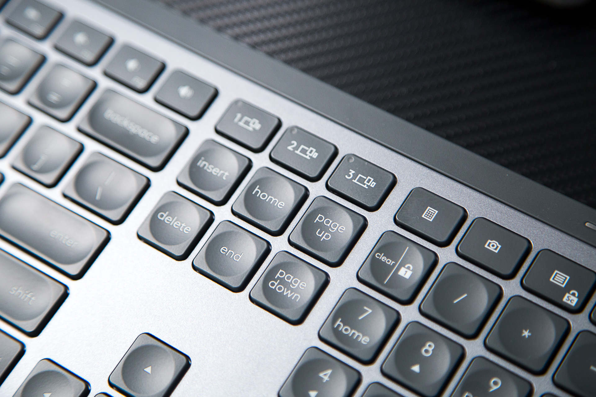 罗技mxmaster2s和3,罗技MXKeys无线键盘