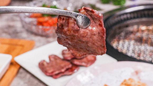 厦门超贵贵贵贵“保姆烤肉”！一口627元！借钱也要来吃……