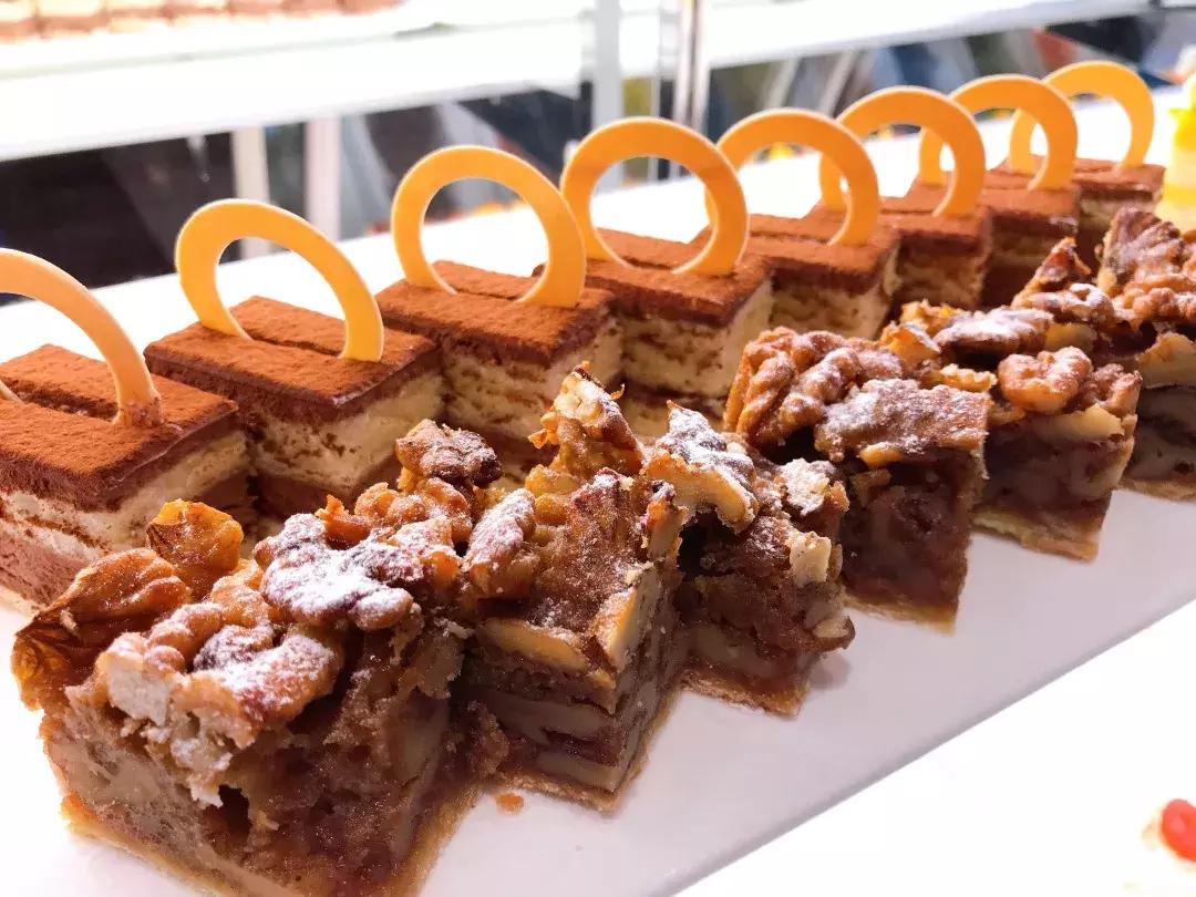 人均200的五星级酒店自助餐,金沙滩希尔顿自助餐138元