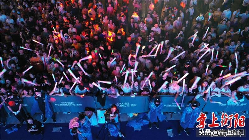 仅开业两天就有57万游客来打卡,开业3天客流超72万