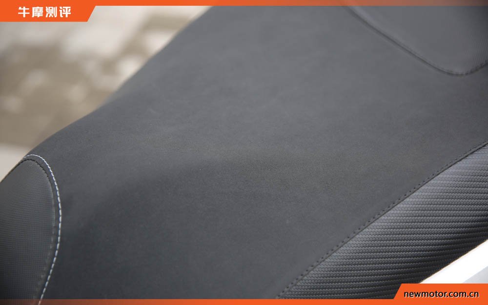 油箱17升续航可达400公里,最佳国产踏板摩旅车