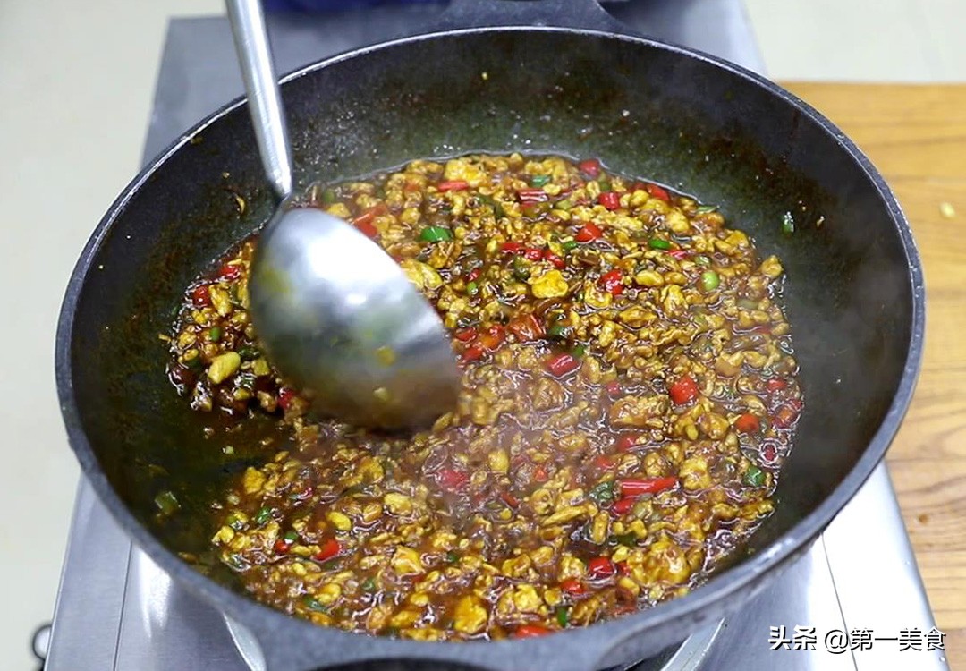 教你4道下饭酱的做法,很简单特别下饭的酱做法