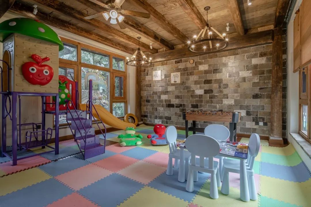 最美的民宿隐藏在森林云海,观光玻璃栈道民宿