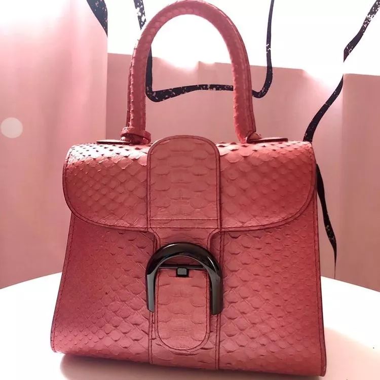 非诚勿扰成功牵手后送手表 (非诚勿扰牵手成功送名牌包包)