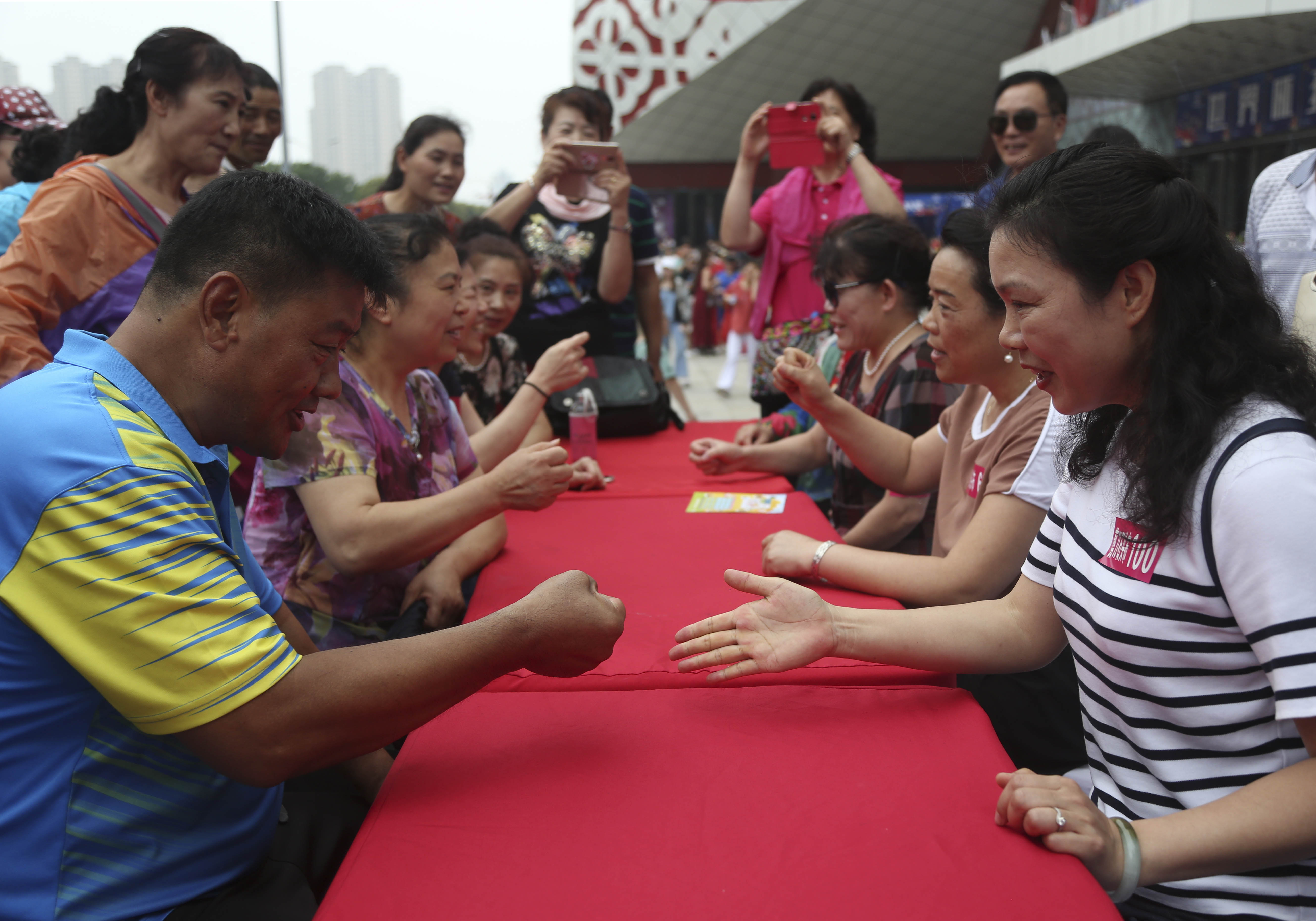 寰愬窞浼犵粺浣撹偛姣旇禌,寰愬窞浼犵粺浣撹偛姣旇禌瑙嗛