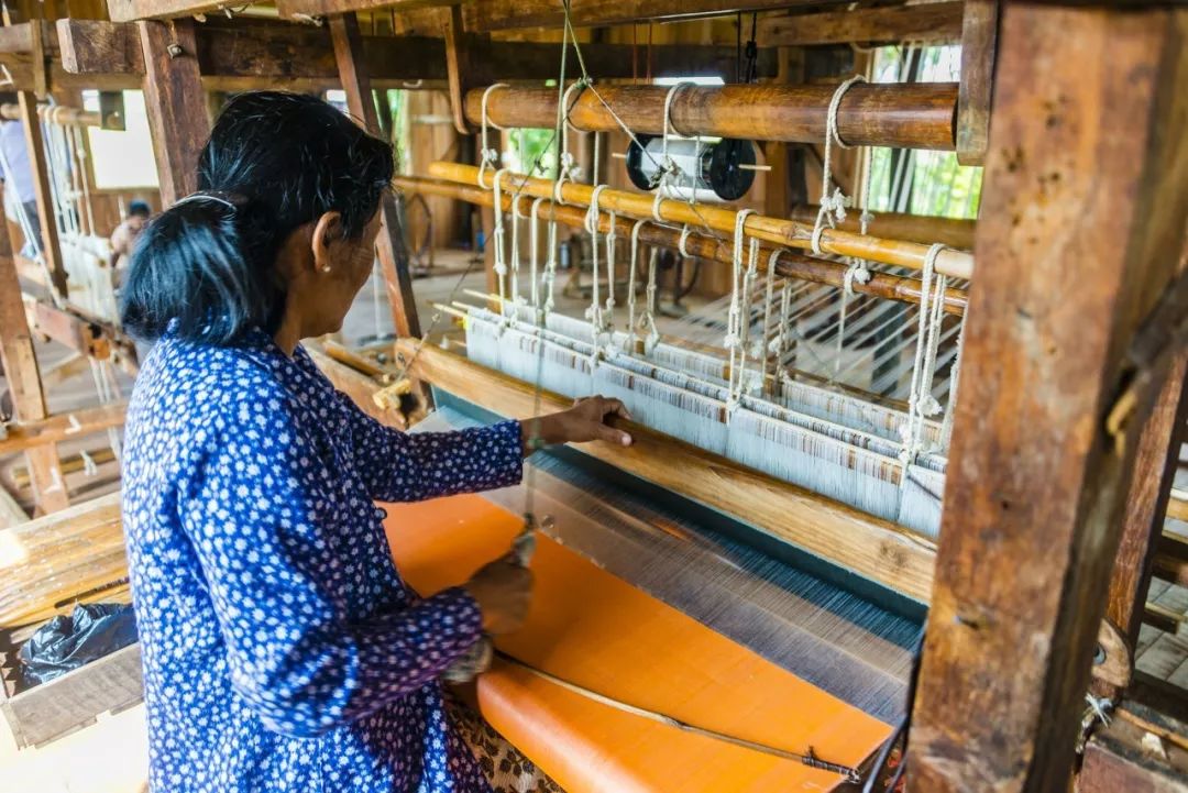 这个地方被称为“佛教之都”，随处可见寺庙，美出新高度