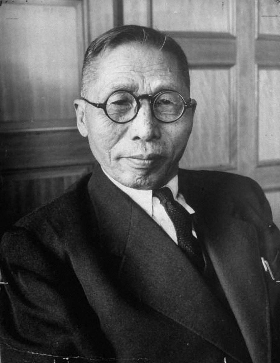 韩国开国总统李承晚，为什么会一步步从“国父”变成“*夫独**”