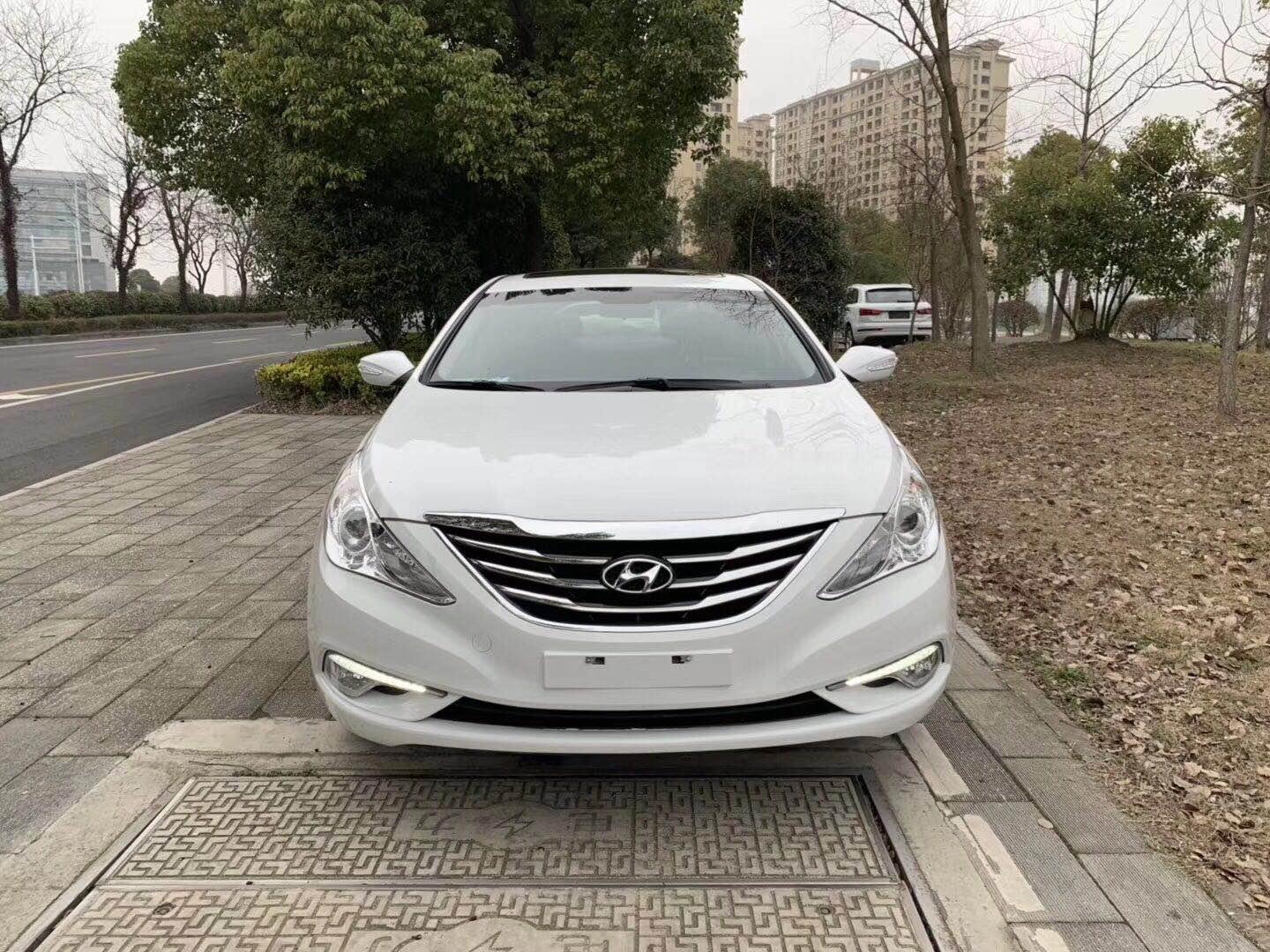 二手现代索纳塔哪款最值得买,索纳塔8二手2013款自动豪华