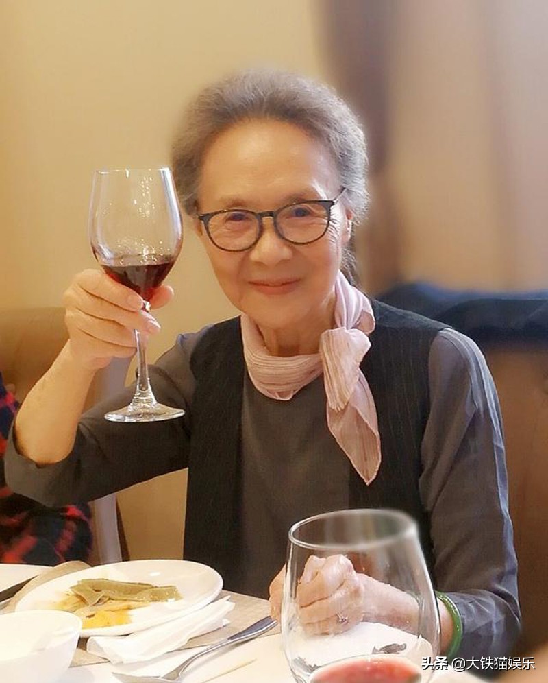 这才是倾国倾城的脸,这才是绝世美颜