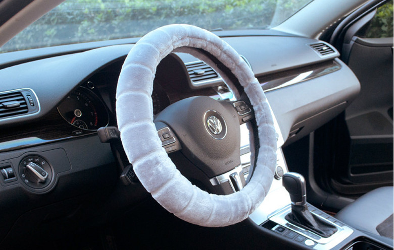 汽车上的装饰品安全吗,汽车装饰有哪些危险