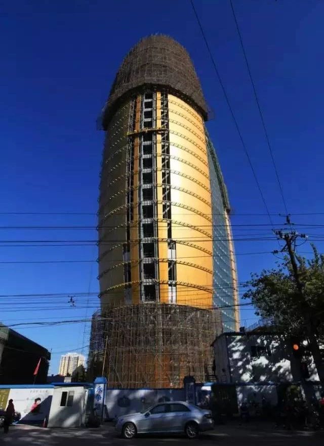 许家印120亿打造莲花形足球场,许家印恒大足球专业足球场