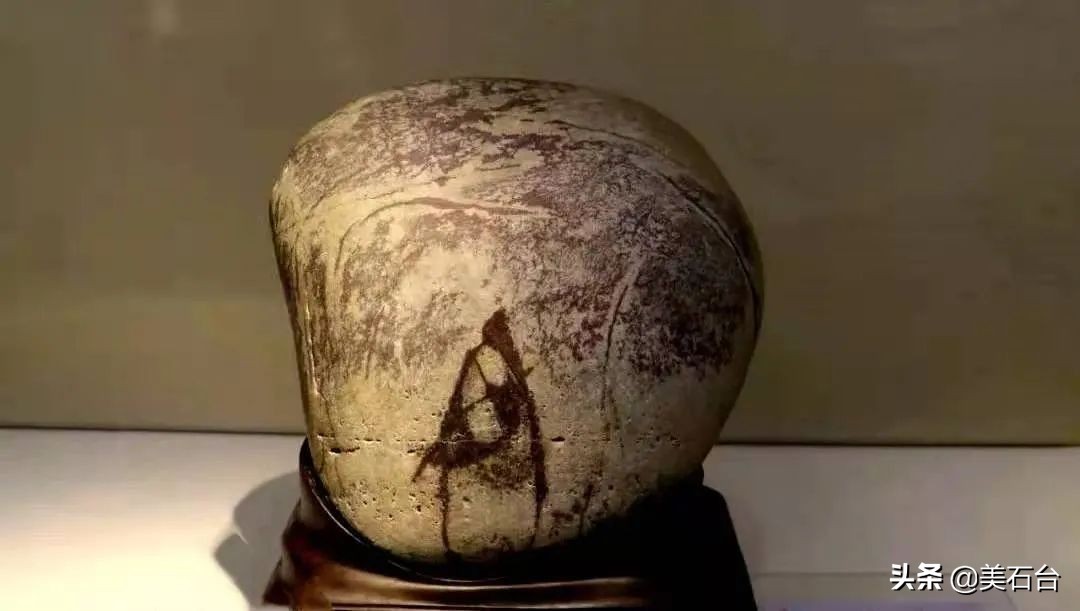 一块价值20亿奇石,价值1800万的奇石