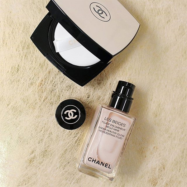 CHANEL全新气垫水粉底系列来啦，夏天也可带出莹亮肌