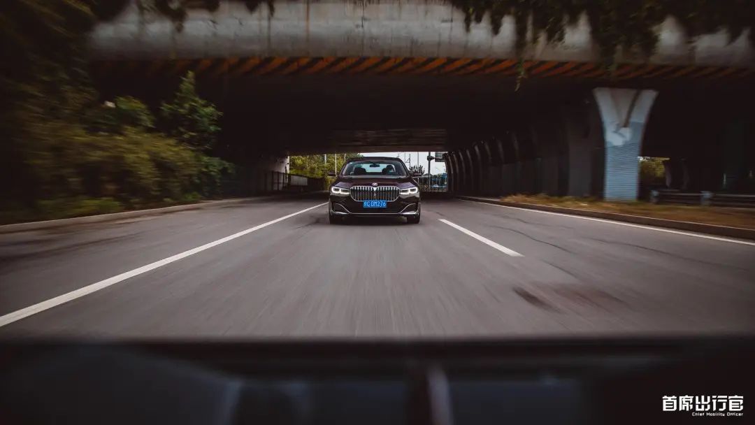 一台宝马740,一辆宝马740