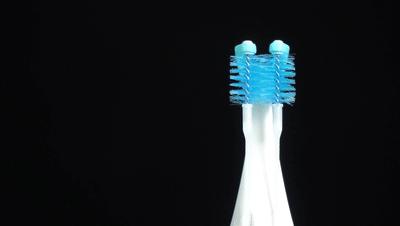 最新款电动感知牙刷测评,测评几款大人u型电动牙刷视频