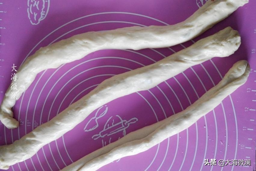 只要稍加干预，面包机也能玩花样，柔软拉丝好吃到停不下来