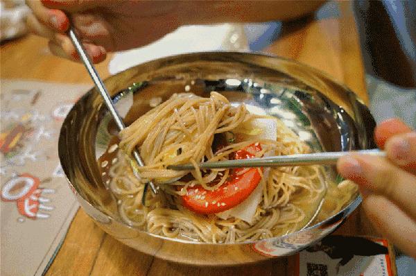 为了一碗面条差点和老公吵起来,为了一碗面大打出手