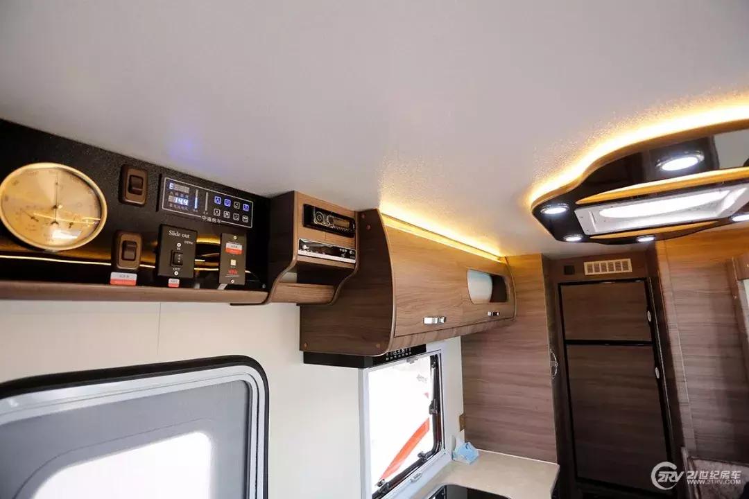 自动挡四驱越野房车40万以下,自动挡皮卡房车10万左右