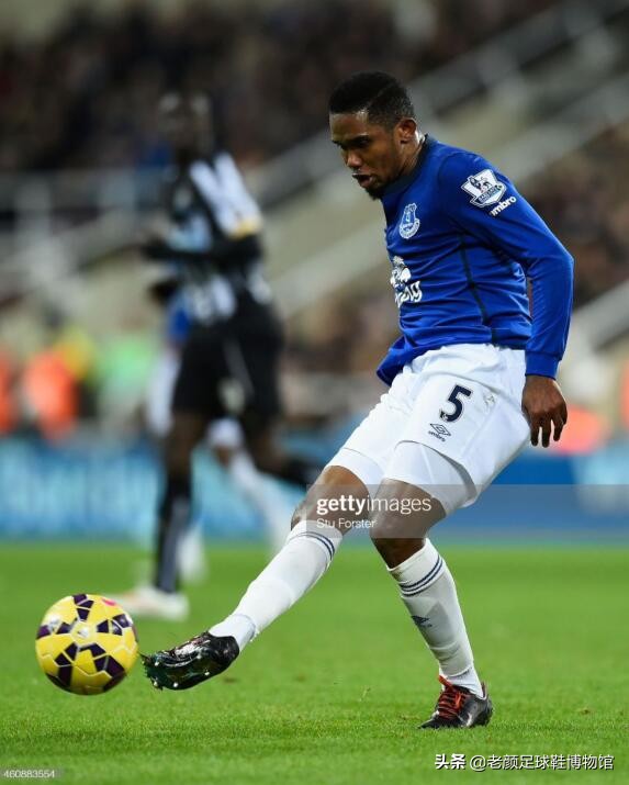 自称梅西曾辅佐他踢球，世界杯打假球贪得无厌头像被球迷印上美元