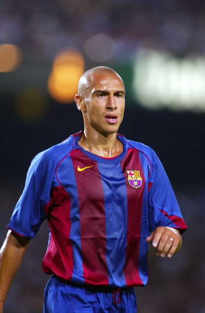 足坛转会最新动态莱万,皮尔洛ac米兰巴乔