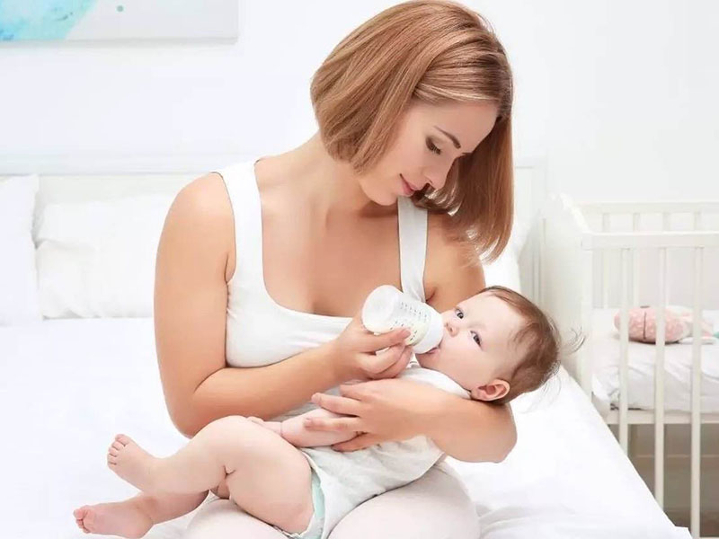 母乳奶粉混合喂养注意事项和禁忌,母乳不够第一次加奶粉要注意什么