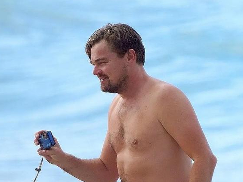 小李子换新女友,47岁的小李子与25岁女友分手