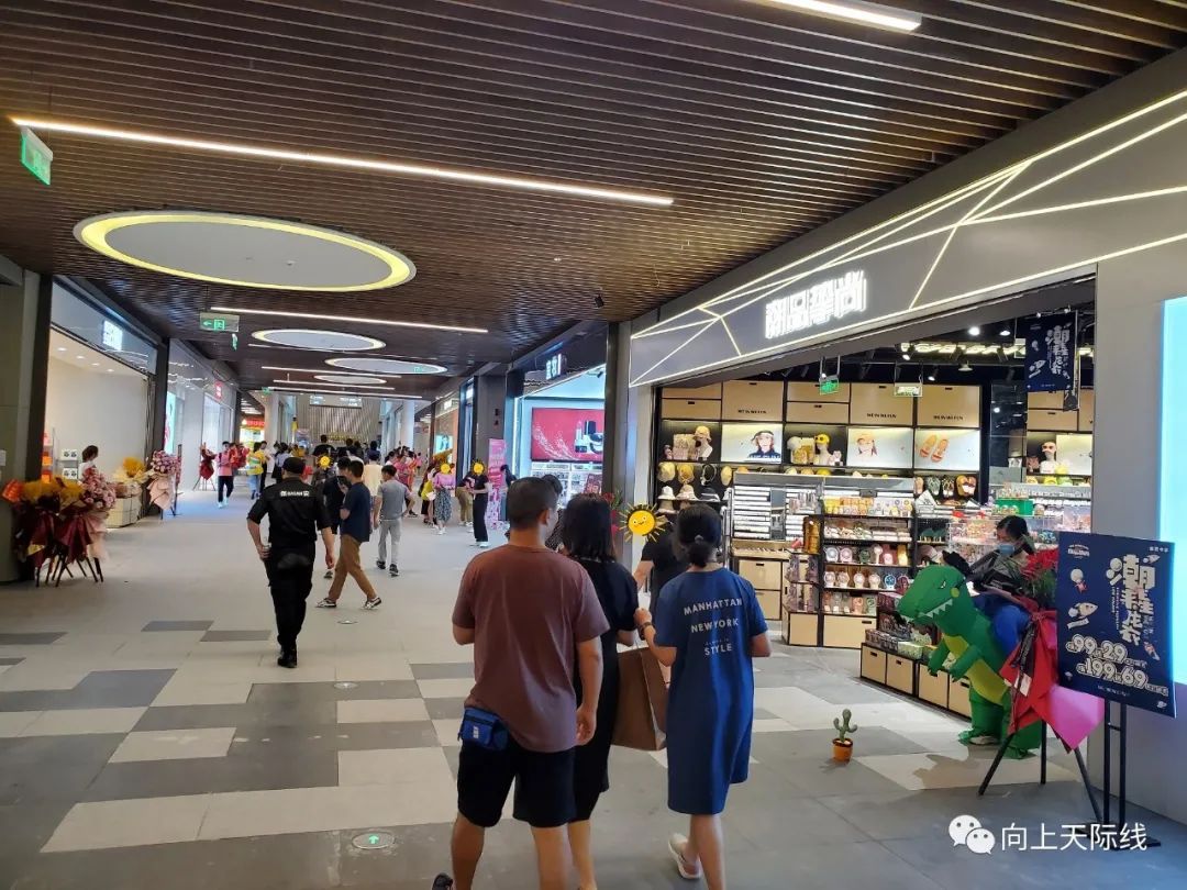 科沃斯长沙荟聚体验中心,长沙荟聚亚马逊自助餐怎么样