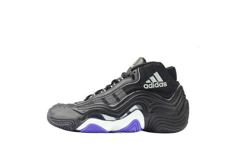 科比和nike续约了吗,科比现在还有球鞋合同吗