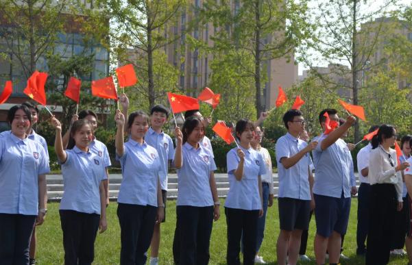 青岛cbd超燃快闪献礼海军节,我和我的祖国快闪青岛学校