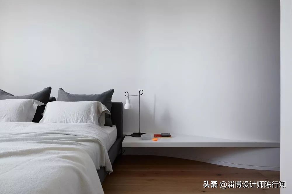 现代简约轻奢浅灰,轻奢和现代简约黑白灰的特点