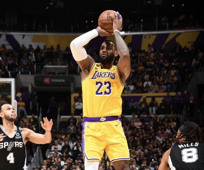 安东尼戴维斯湖人最强之战,球天下sports