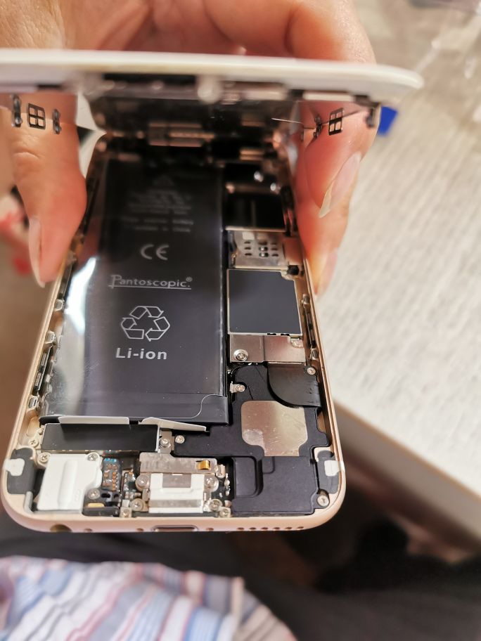 手机换电池要经过哪些步骤,上门换手机电池
