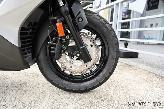 光阳赛艇s250和2023款s350比较哪个好,跨界踏板光阳赛艇250配置