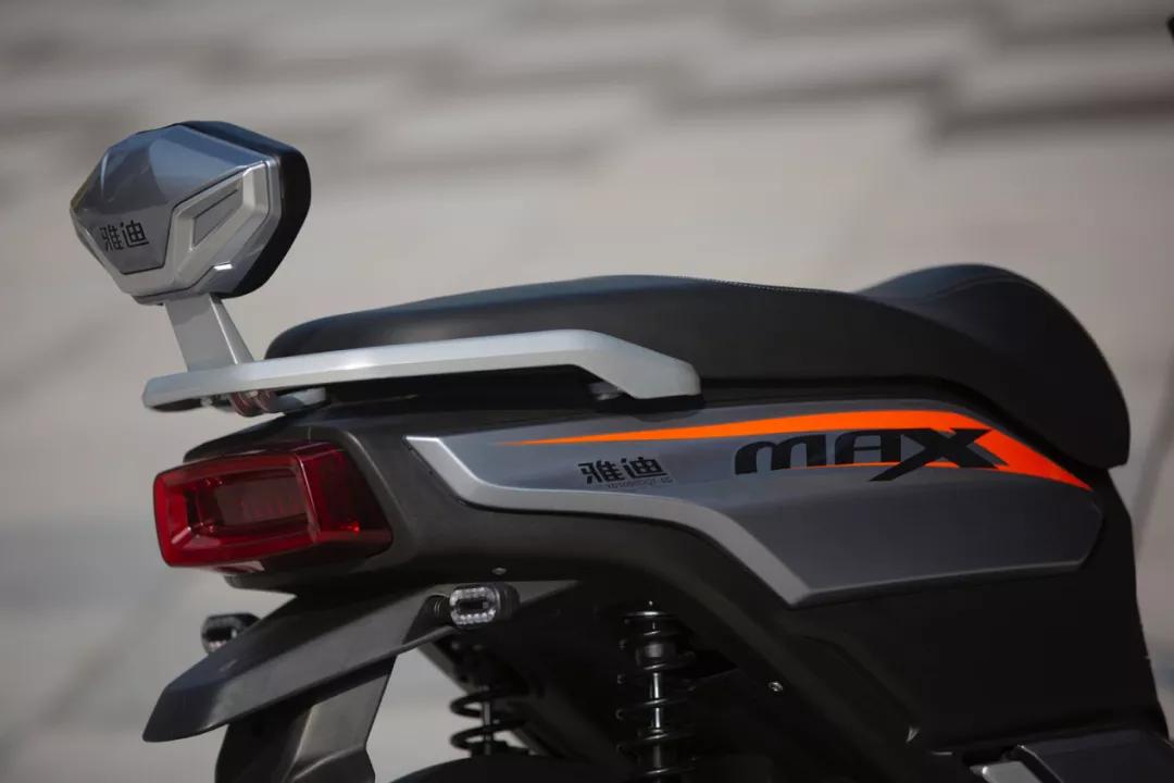 雅迪轻便摩托T9D能装多大电池,雅迪t9