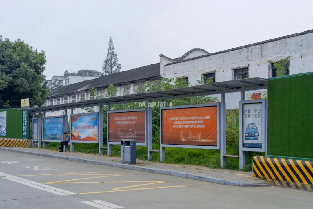 成都二圈层公交车对比,成都二圈层双流和龙泉谁更强