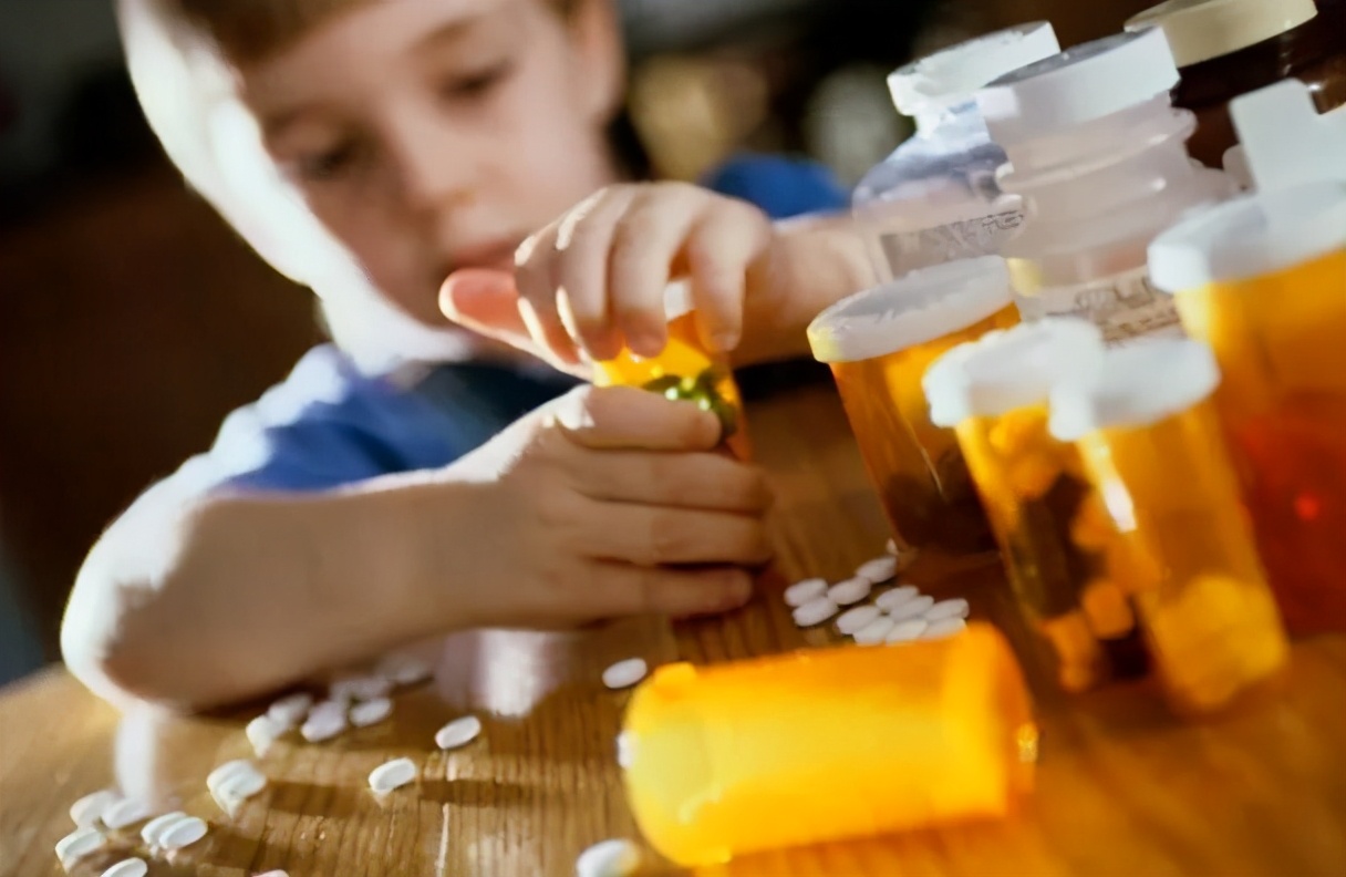 儿童误服降压药死亡案例,小孩误服降压药症状