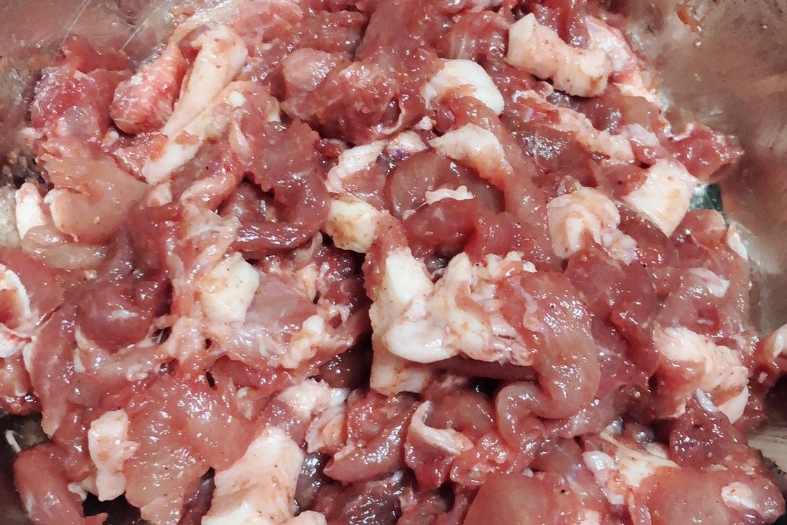 想要腊肠灌的香一定要收藏,想灌20根腊肠多少肉