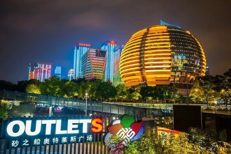 身上穿了假的耐克,年轻人都穿的耐克阿迪是不是真的