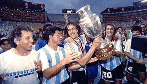 阿根廷战神巴蒂斯图塔戴金牌,巴蒂斯图塔十大巅峰之作