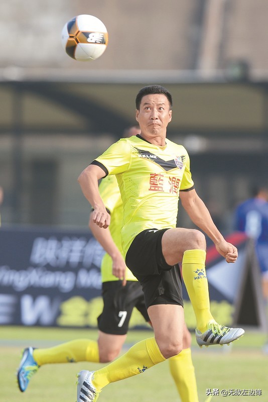 他是中国足球联赛“活化石”如今献唱公益歌曲为抗疫加油助力