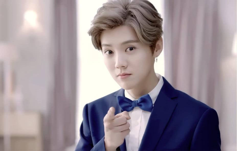 鹿晗探班曼联博格巴,鹿晗探班曼联全集