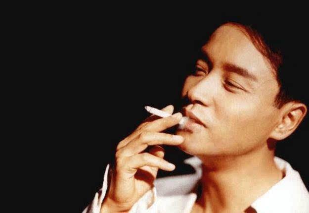 娱乐圈吸烟的明星,娱乐圈的老烟民