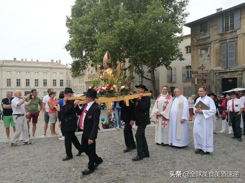 法国葡萄园工人收入,在法国葡萄酒厂打工赚钱吗