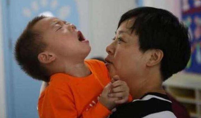 男童一尿就喊疼,小男孩一尿尿就喊痛是怎么回事