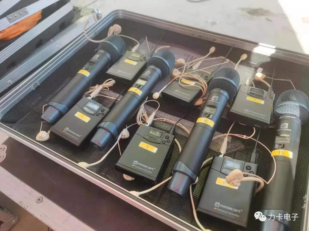 力卡无线话筒调频配对,力卡无线麦克风场外音大