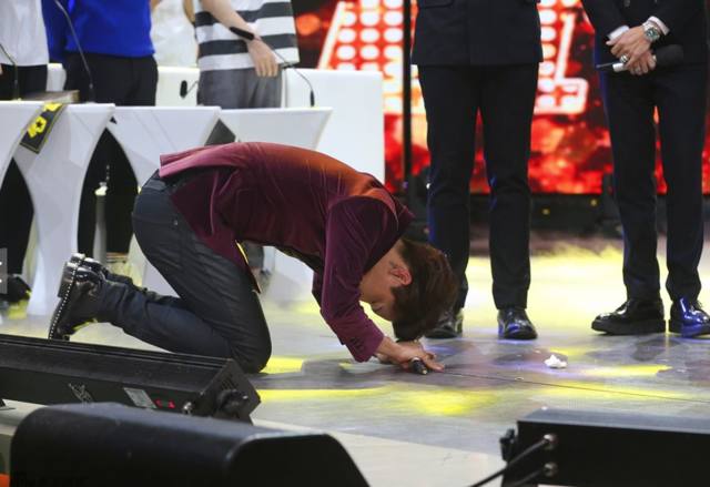 一言不合就下跪,一言不合就跪下的场面